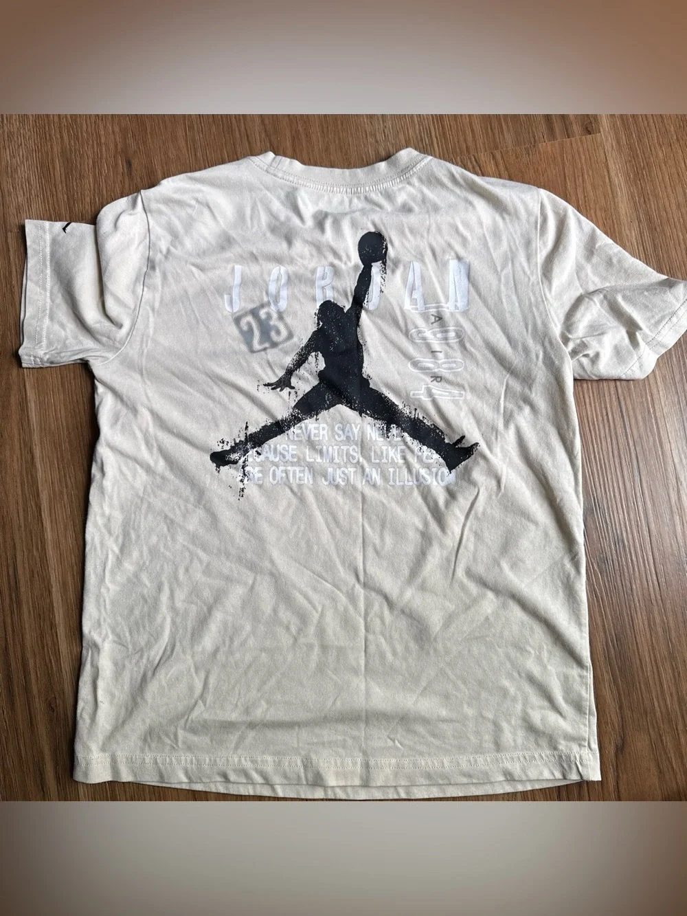 Boys medium Jordan tee